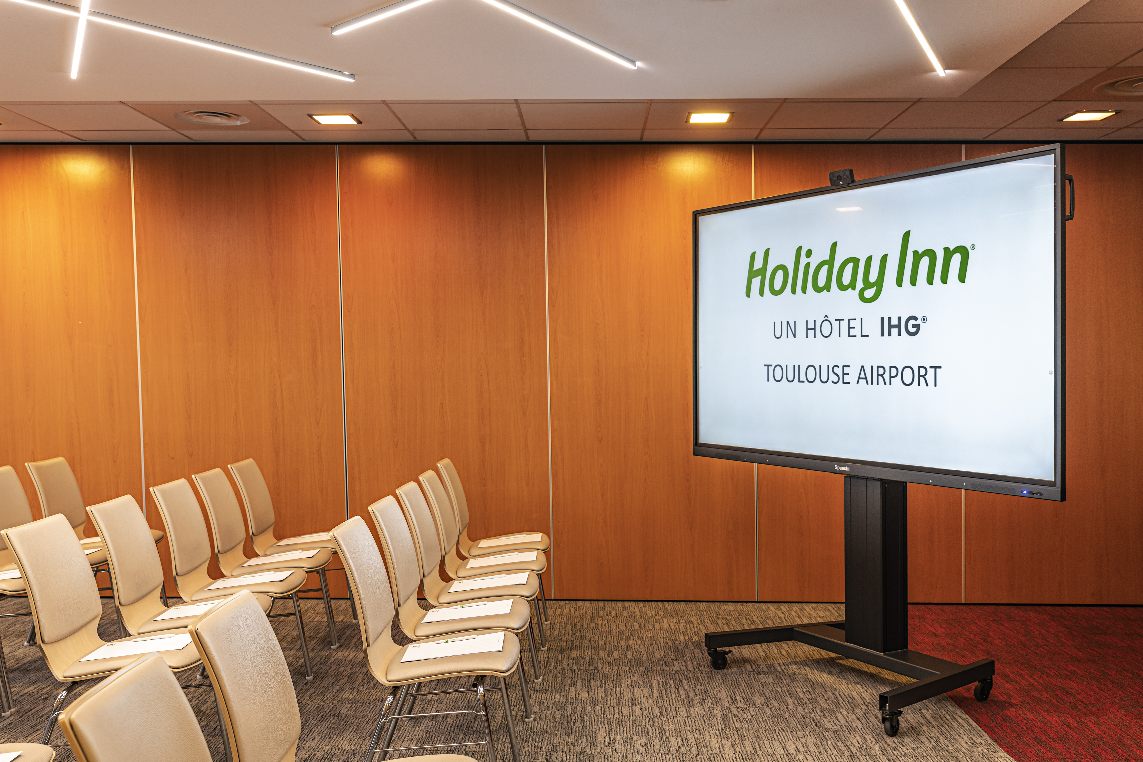 1906-03_01_holidayinn_toulouseairport_hd